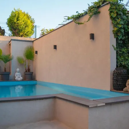 דירה Garden With Shared Pool *